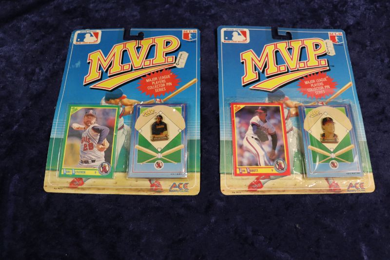 Photo 1 of Lot of 2 1990 Score Baseball MVP card/pin