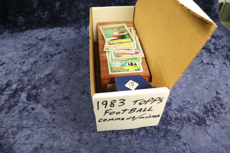 Photo 1 of 1983 Topps Football commons/minor stars 500+ cards
