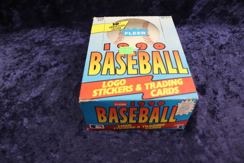 Photo 1 of 1990 Fleer Baseball wax box (sealed)