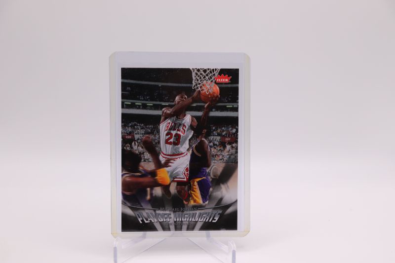 Photo 1 of Michael Jordan 2007 Fleer (Mint) #PH13