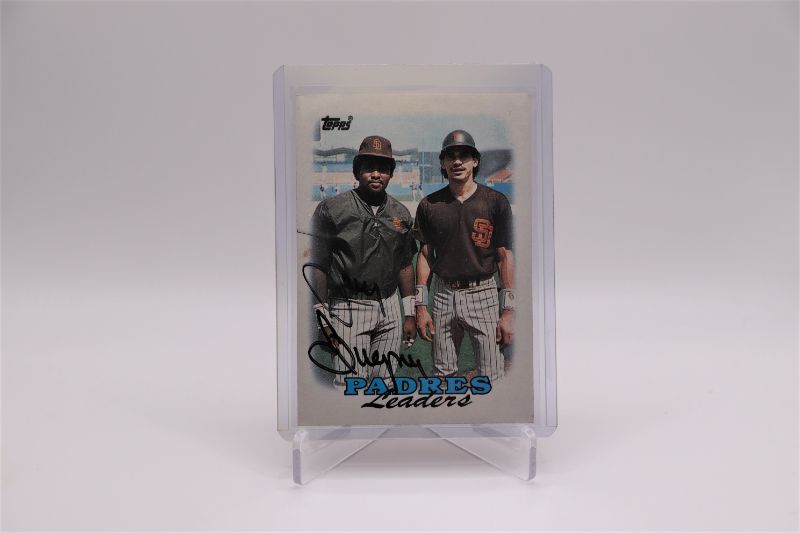 Photo 1 of Tony Gwynn 1988 Topps AUTOGRAPHED (Mint)