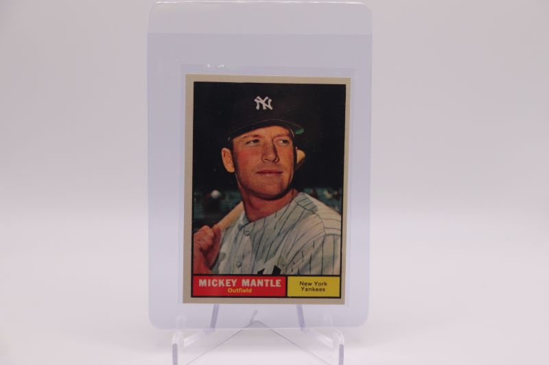 Photo 1 of Mickey Mantle 1961 Topps reprint (Mint)
