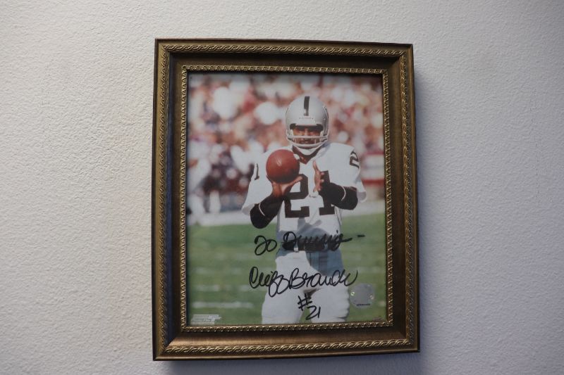 Photo 1 of Cliff Branch AUTOGRAPHED 8x10 in frame (inscribed) Raiders