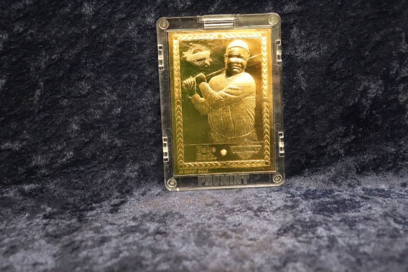 Photo 1 of Babe Ruth 1994 Gold Foil w/Diamond inserted (Mint)