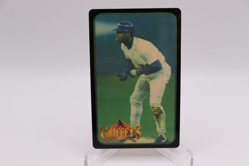 Photo 1 of Ken Griffey Jr 1992 credit card style (Rare)