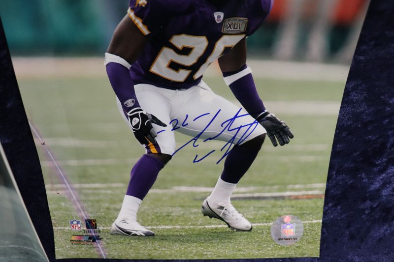 Photo 4 of 4 AUTOGRAPHED NFL photos 5x7, 8x10, 11x14 (condition issues)