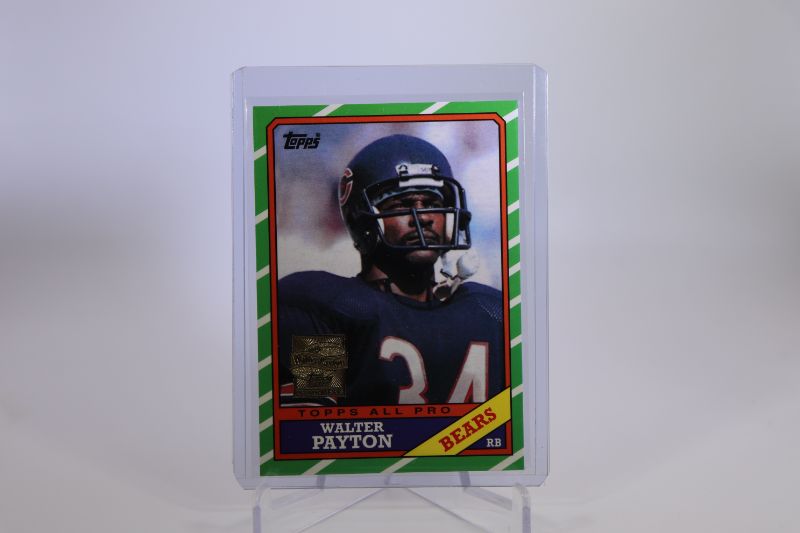 Photo 1 of Walter Payton 2001 Topps in 1986 style (Mint)