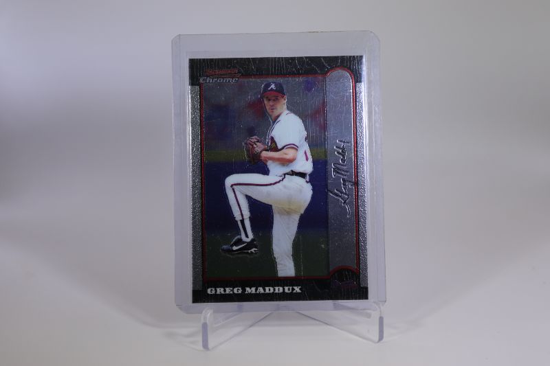 Photo 1 of Greg Maddux 1999 Bowman Chrome (Mint)