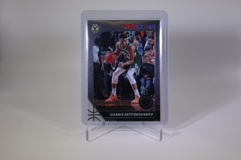 Photo 1 of Giannis Antetokounmpo 2019 Panini (Mint)