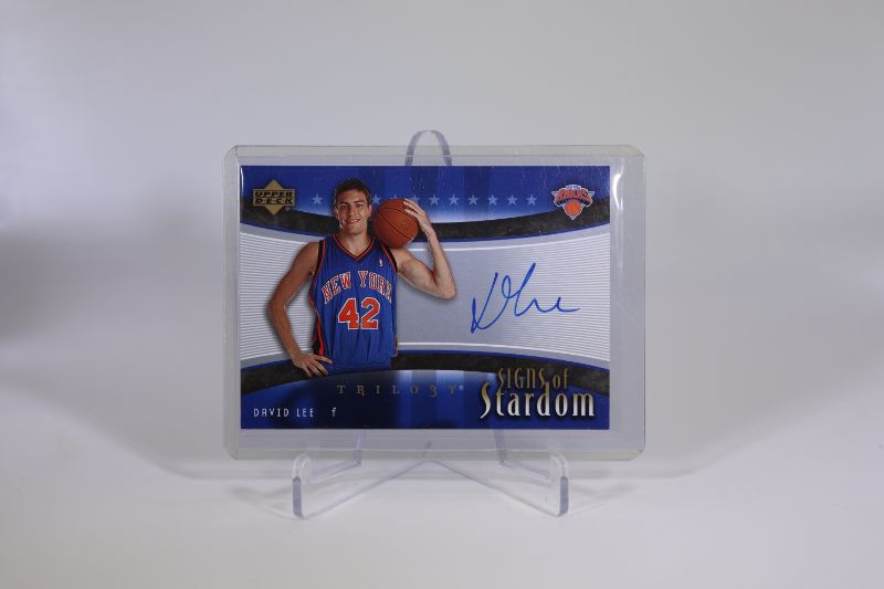 Photo 1 of David Lee 2006 UD AUTOGRAPHED ROOKIE (Mint)