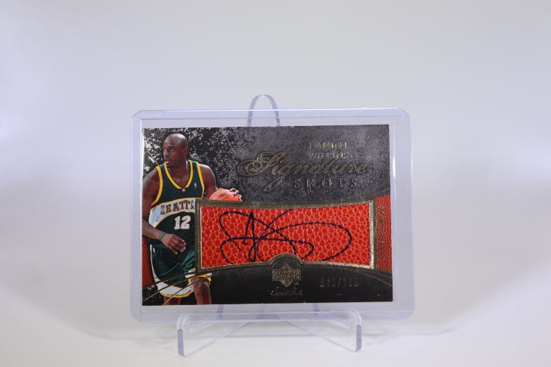 Photo 1 of Damien Wilkins 2007 UD AUTOGRAPHED (Mint) Numbered /195