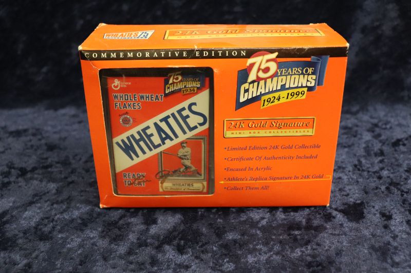 Photo 1 of Lou Gehrig 1999 Wheaties mini box Gold Edition (New)