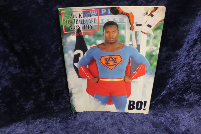 Photo 1 of Bo Jackson cover of 1991 Beckett