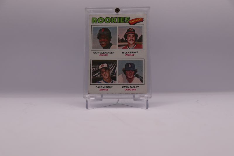Photo 1 of Dale Murphy 1977 Topps ROOKIE (EX-NrMt)