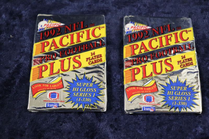 Photo 1 of 2 packs 1992 Pacific NFL wax (sealed)