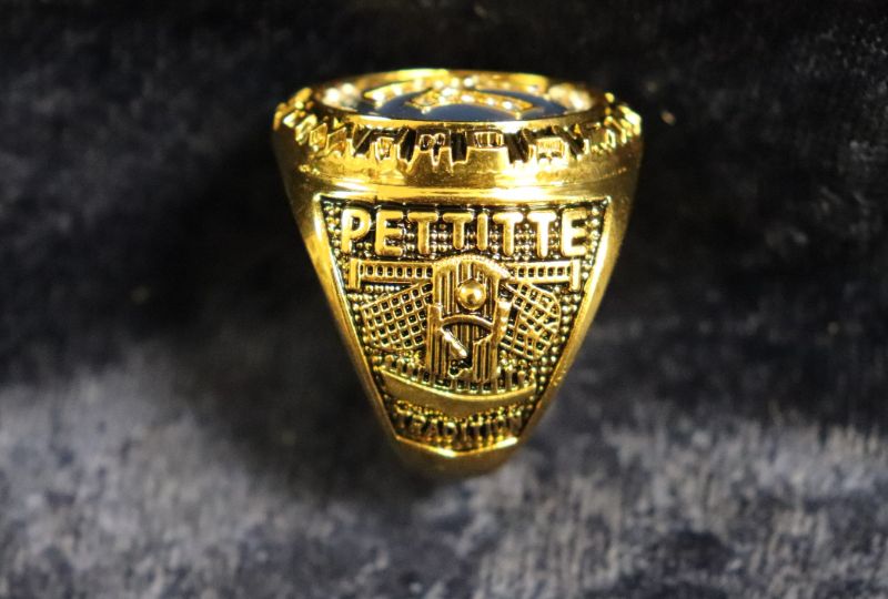 Photo 2 of Andy Pettitte 1998 Championship ring replica (NY Yankees)