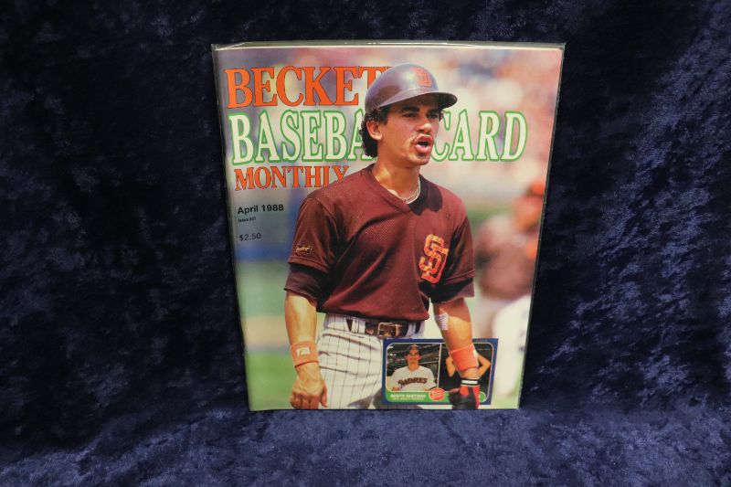 Photo 1 of Benito Santiago on cover of 1988 Beckett
