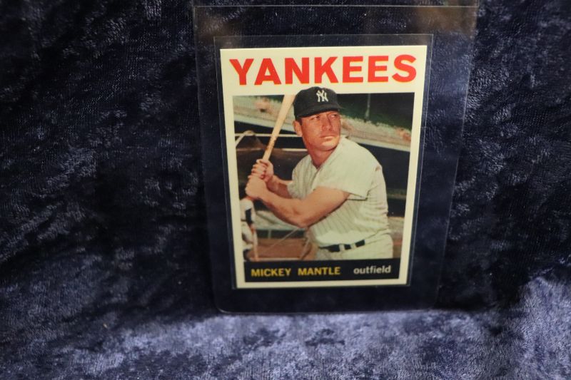 Photo 1 of Mickey Mantle 1964 Topps reprint (Mint)