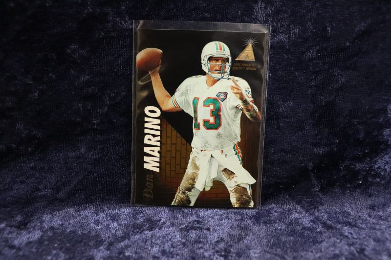 Photo 1 of Dan Marino 1995 Pinnacle Zenith (Mint)