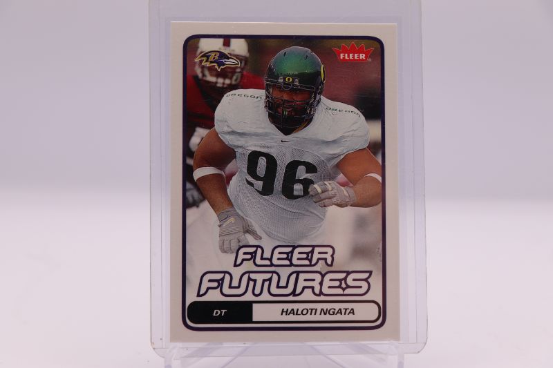 Photo 1 of Haloti Ngata 2006 Fleer ROOKIE (Mint)