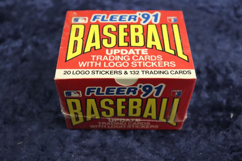 Photo 1 of 1991 Fleer Baseball Update complete set (Sealed)