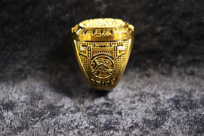 Photo 2 of Derek Jeter 2000 World Series Ring replica (Great quality)