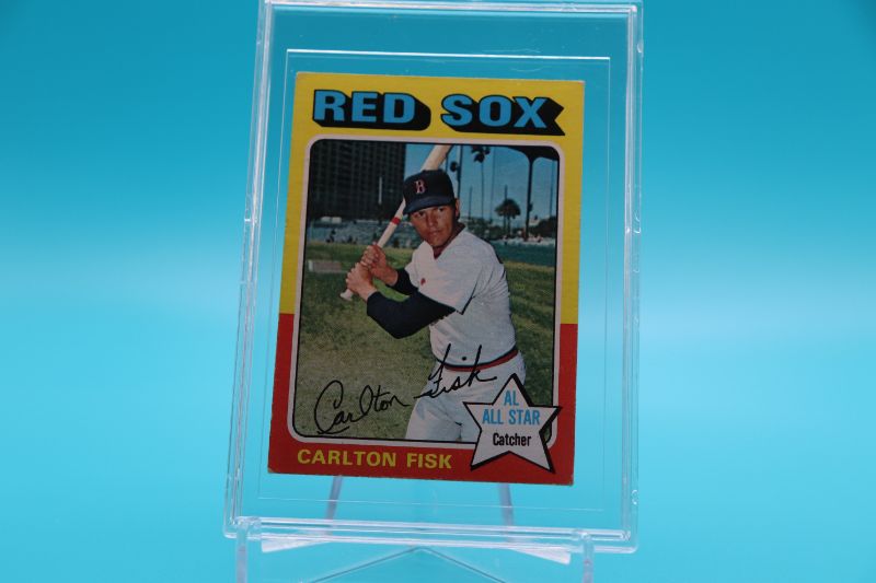 Photo 1 of Carlton Fisk 1975 Topps Mini (EX) in premium holder