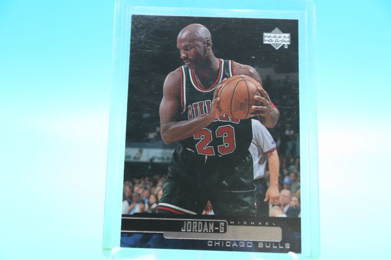 Photo 1 of Michael Jordan 1999 UD (Mint) cl2