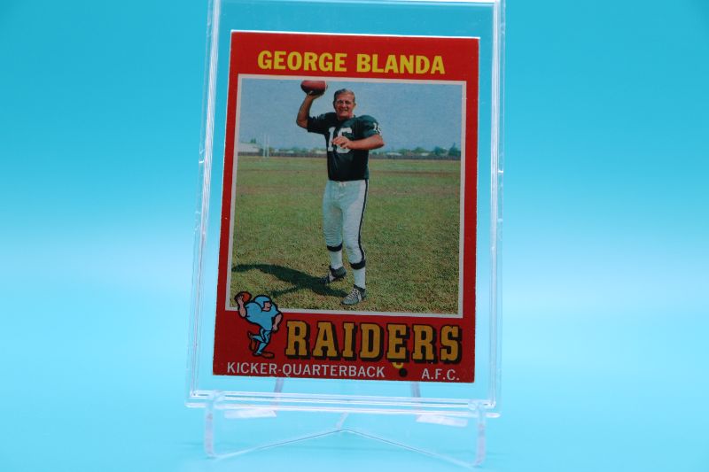 Photo 1 of George Blanda 1971 Topps (NrMt) Raiders premium holder