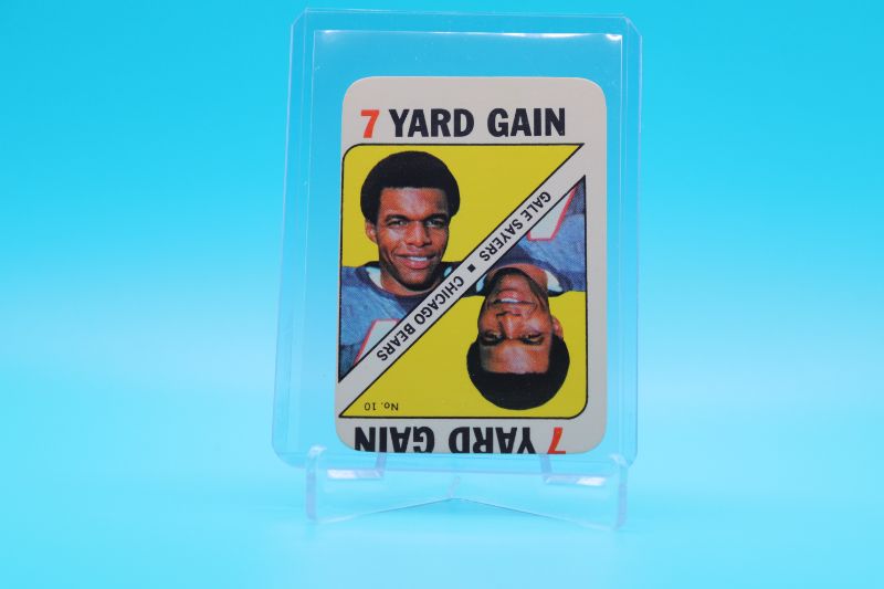 Photo 1 of Gale Sayers 1971 Topps Football insert (Mint)