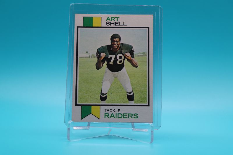 Photo 1 of Art Shell 1973 Topps ROOKIE (NrMt) Raiders