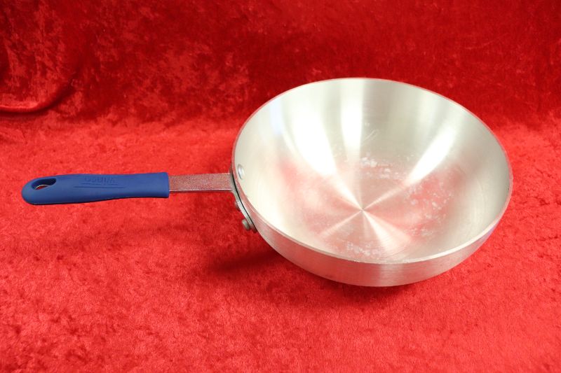 Photo 1 of Aluminum deep skillet/wok 11.5” 4” deep