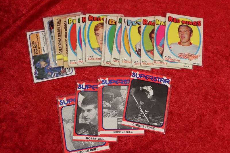 Photo 1 of Lot of 24 Hockey cards ‘70s-80’s (G-Mint)
