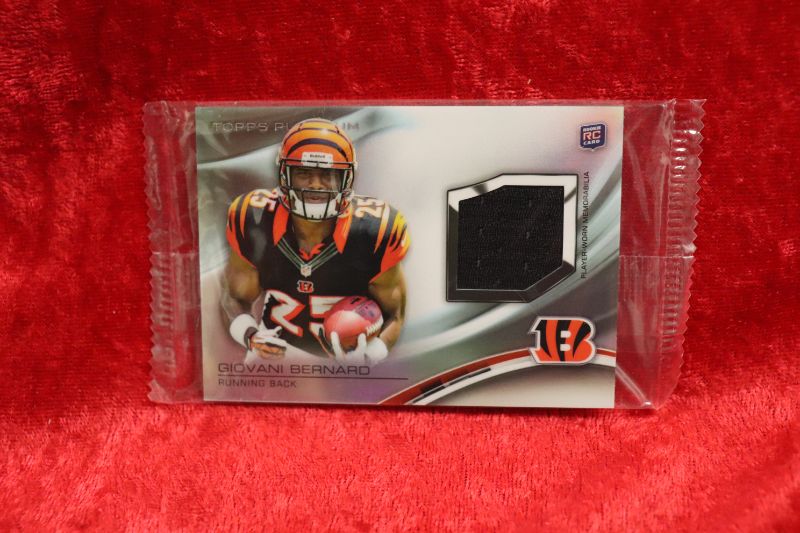 Photo 1 of Giovani Bernard 2013 Topps Platinum ROOKIE jersey card (Sealed)