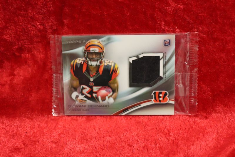 Photo 1 of Giovani Bernard 2013 Topps Platinum ROOKIE jersey card (Sealed)