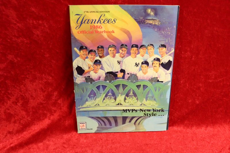 Photo 1 of NY Yankees 1986 Yearbook (Mint)
