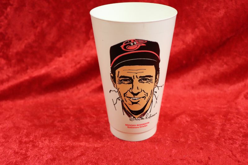 Photo 1 of Brooks Robinson 1972 Slurpee Cup 7-11 (EX)