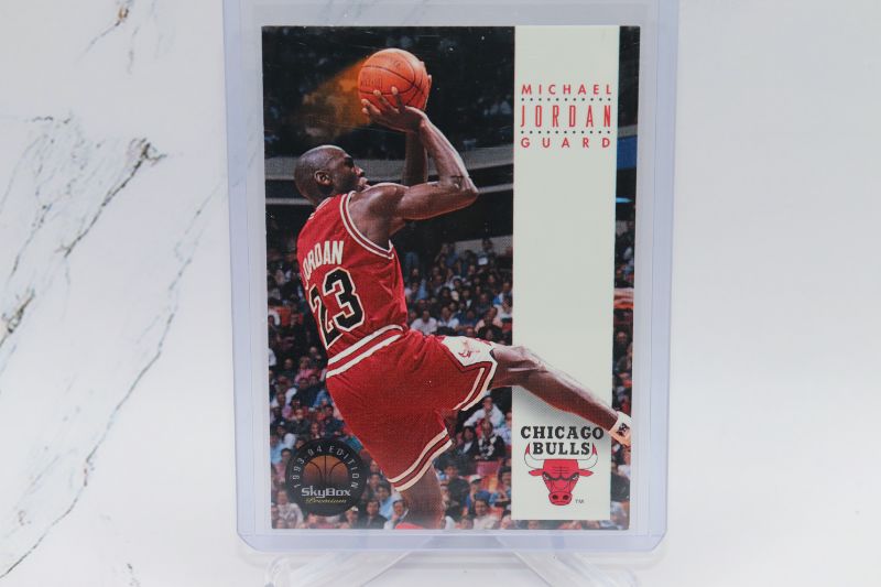 Photo 1 of Michael Jordan 1993 Skybox Premium (Mint) 45
