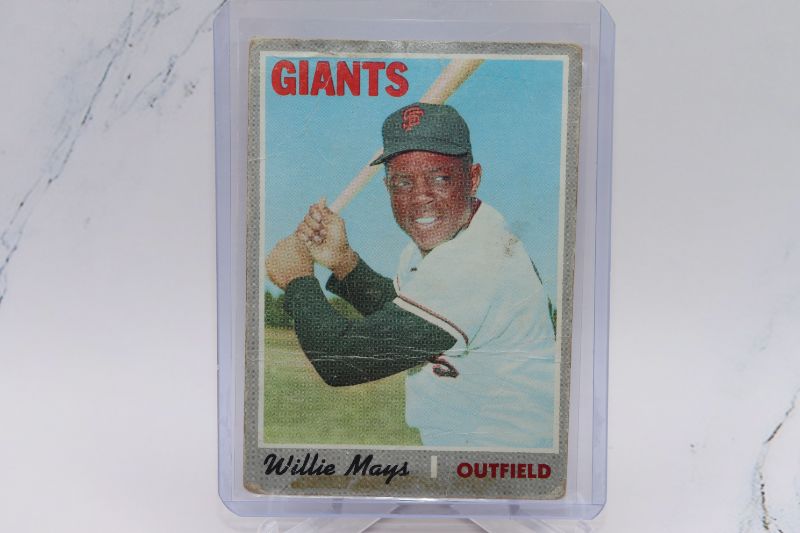 Photo 1 of Willie Mays 1970 Topps (G-VG) crease