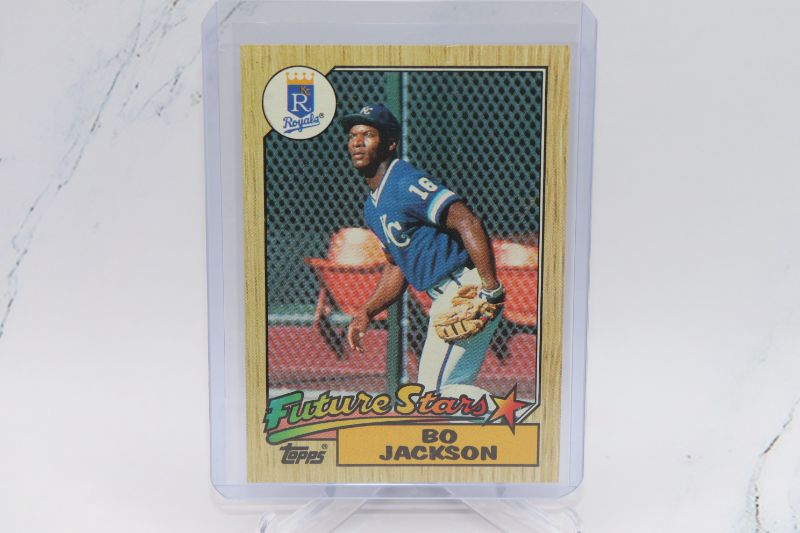 Photo 1 of Bo Jackson 1987 Topps ROOKIE (Mint)