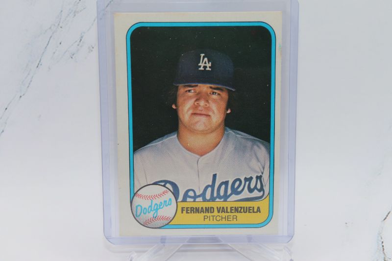 Photo 1 of Fernando Valenzuela 1981 Fleer ROOKIE (NrMt)