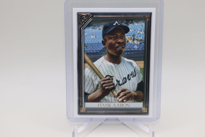 Photo 1 of Hank Aaron 2021 Topps Gallery (Mint) 98