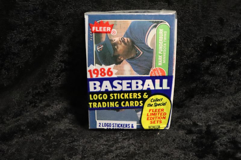 Photo 1 of 1986 Fleer Baseball cello pack (sealed)