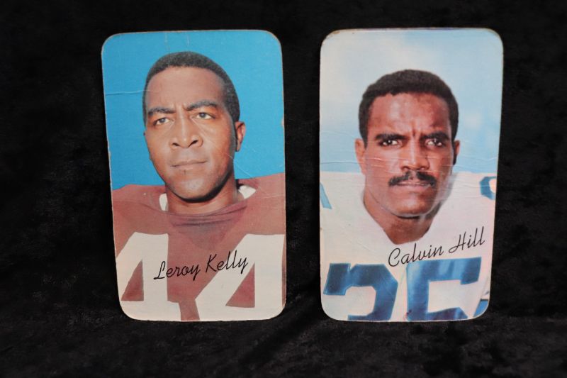 Photo 1 of Lot of 2 1970 Topps Football Supers inserts (G) creased