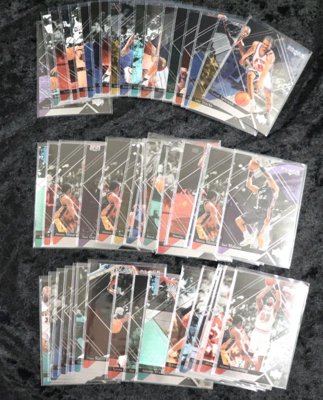 Photo 1 of 50 card lot of 2000 UD Black Diamond Basketball minor stars