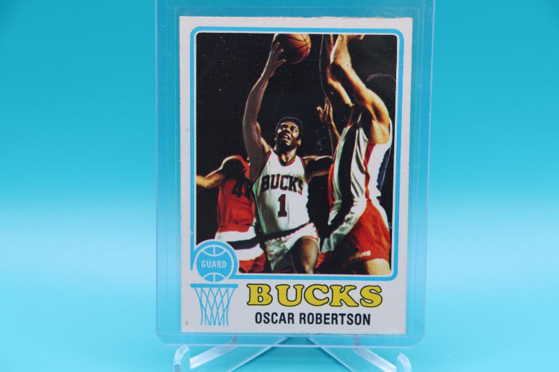 Photo 1 of Oscar Robertson 1973 Topps (NrMt) HOF