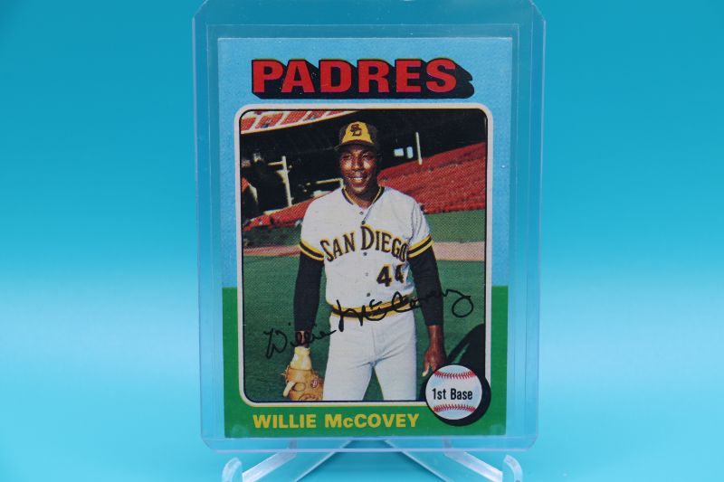 Photo 1 of Willie McCovey 1975 Topps (EX) tiny corner crease