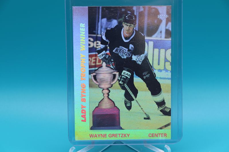 Photo 1 of Wayne Gretzky 1991 UD Hologram (NrMt)
