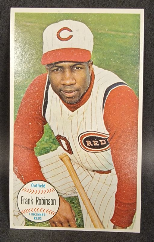 Photo 1 of 1964 Topps Giants Baseball Card # 29 Frank Robinson