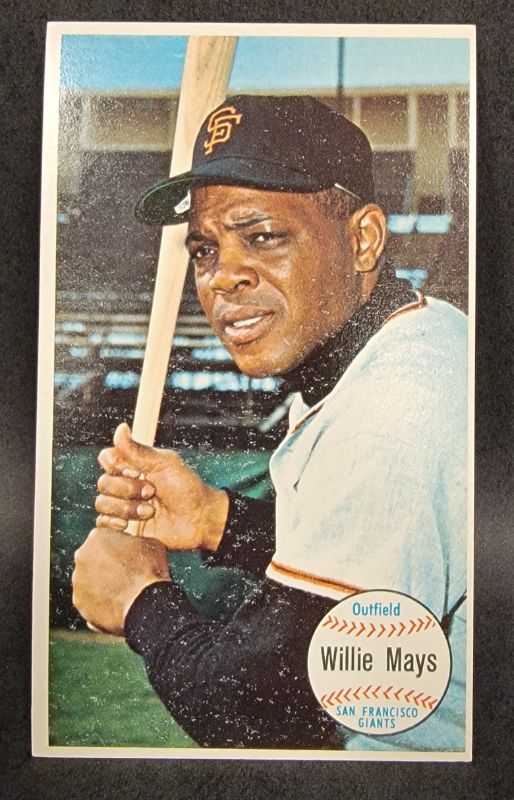 Photo 1 of 1964 Topps Giants Baseball Card # 51 Willie Mays